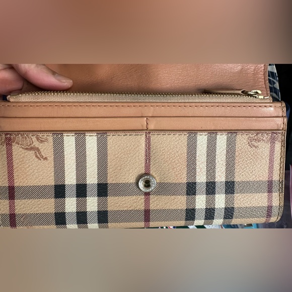 BURBERRY Long Wallet - Picture 9 of 17
